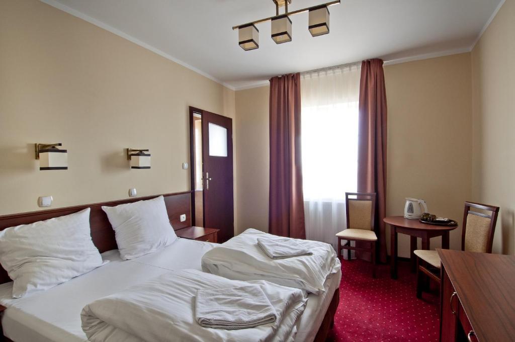 Hotel Grant Leszno  Exterior photo