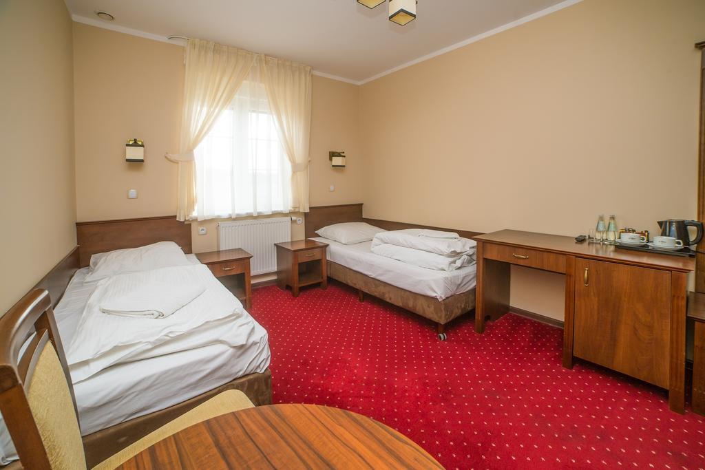 Hotel Grant Leszno  Exterior photo